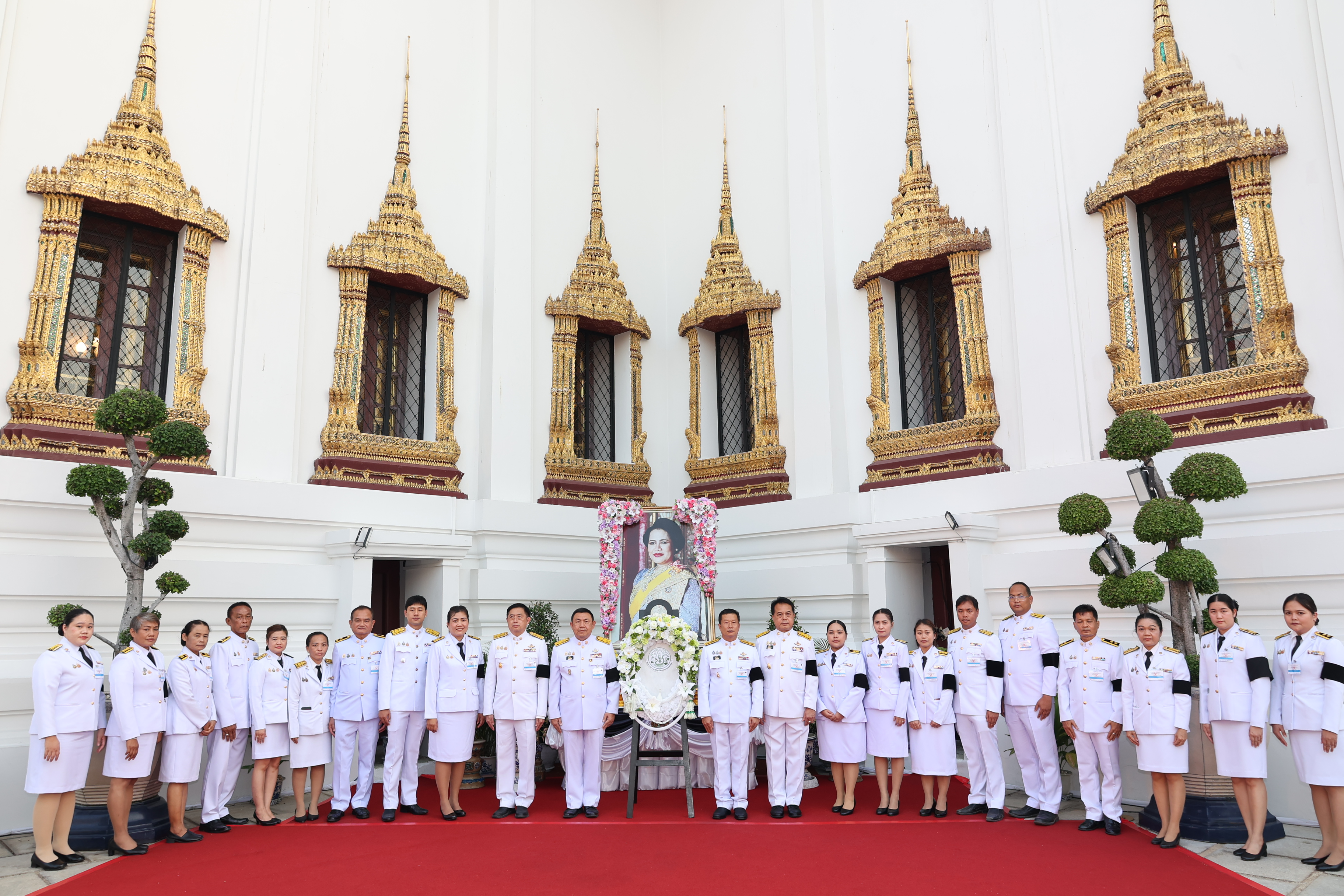 title - สำนักงานการปฏิรูปที่ดินเพื่อเกษตรกรรม รับพระราชทานพระบรมราชานุญาตให้ร่วมเป็นเจ้าภาพบำเพ็ญกุศลถวายพระบรมศพ สมเด็จพระนางเจ้าสิริกิติ์ พระบรมราชินีนาถ พระบรมราชชนนีพันปีหลวง (Re-post)